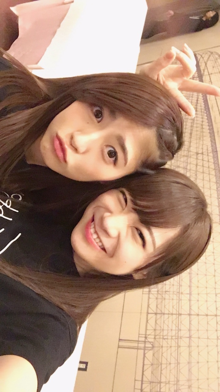 秋元 真夏｜キラキラヽ(。・ω・。)ノ569（2018-10-08）｜3枚目