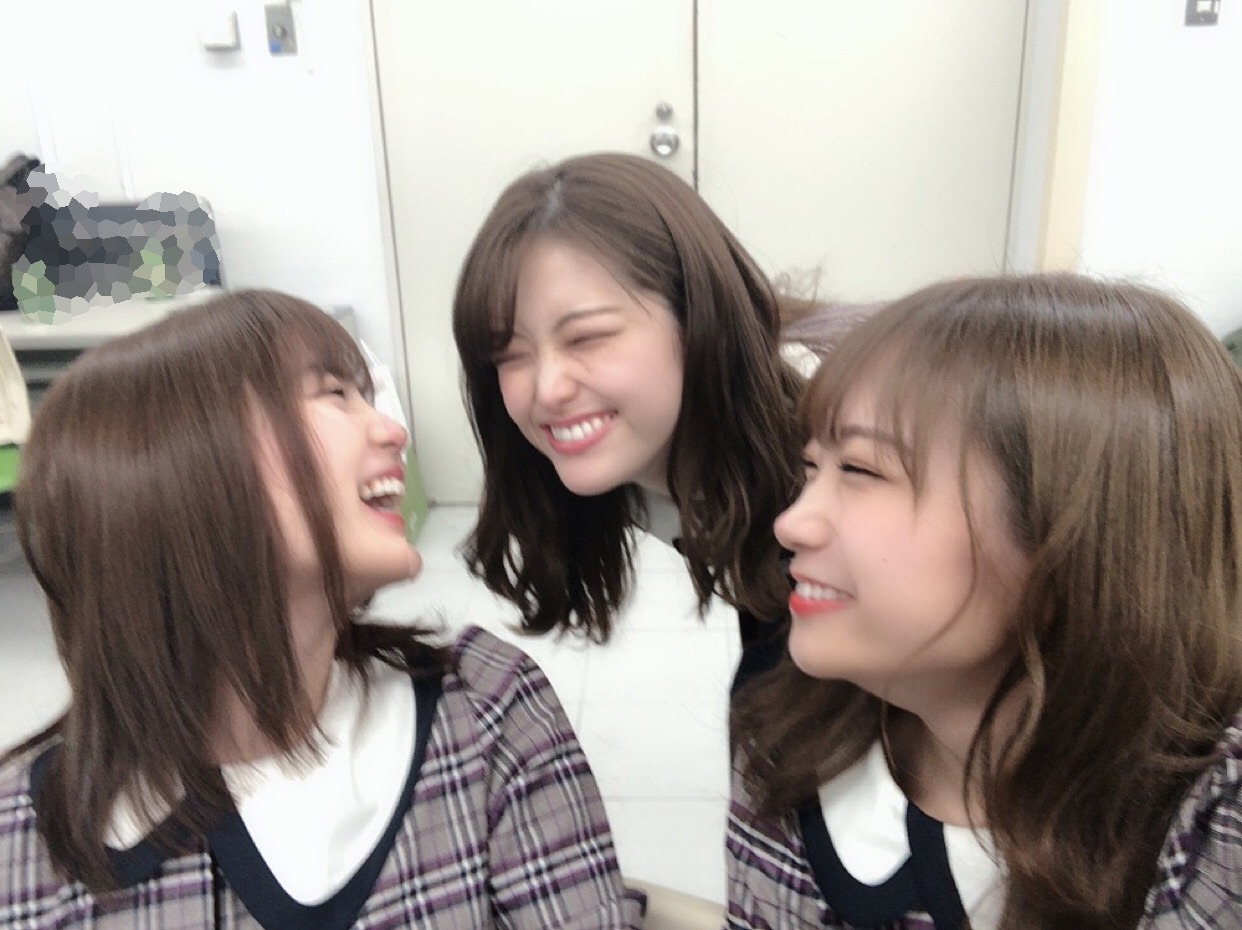 秋元 真夏｜ピンクヽ(｡･ω･｡)ﾉ583（2019-04-12）｜2枚目