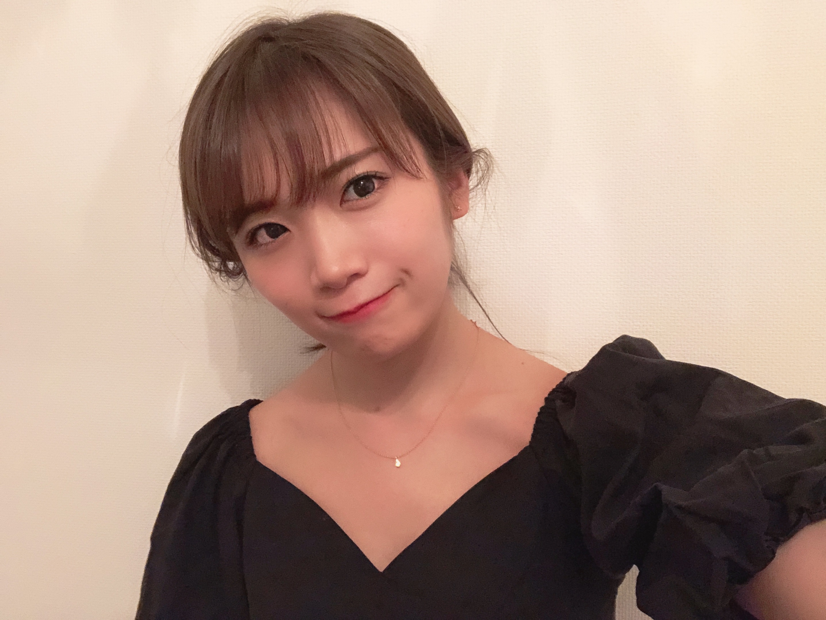 秋元 真夏｜ピンクヽ(｡･ω･｡)ﾉ583（2019-04-12）｜4枚目