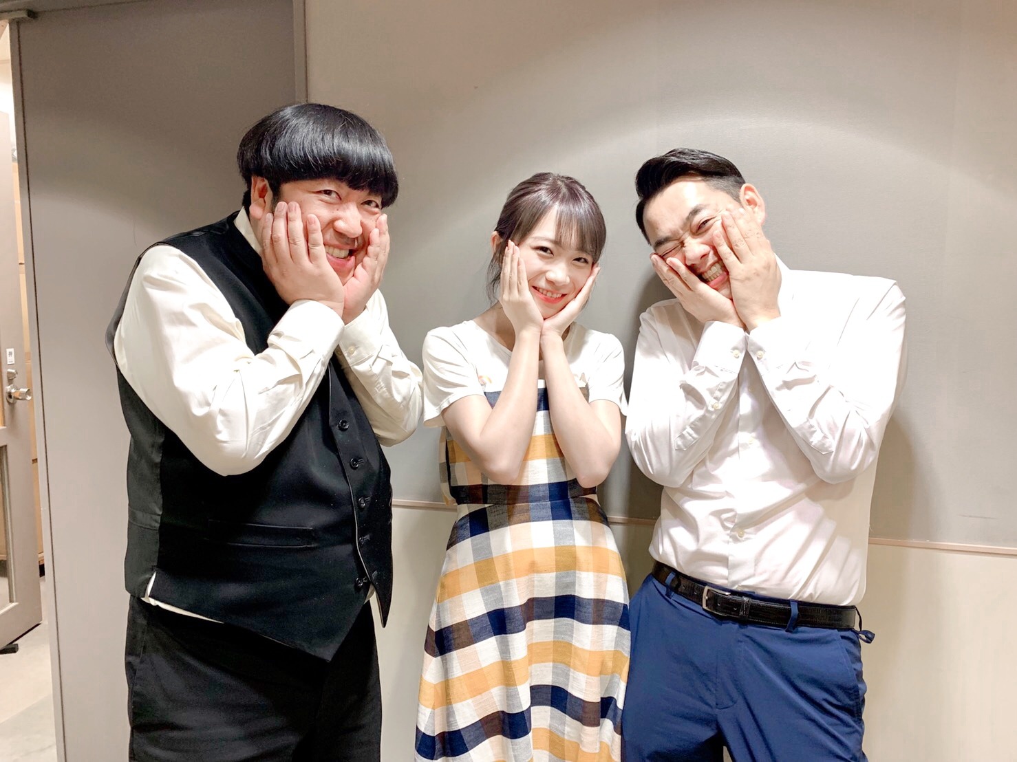 秋元 真夏｜3ショットヽ(｡･ω･｡)ﾉ585（2019-05-15）