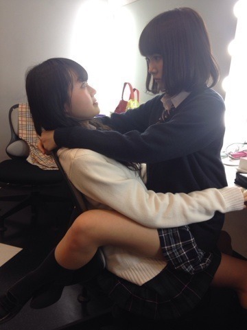 伊藤 万理華｜ろうそく、片手にパ ソコン。557回目（2014-03-21）｜2枚目