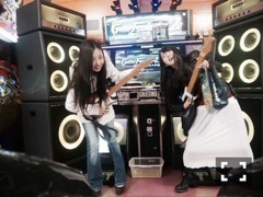 伊藤 万理華｜3人。690回目（2016-01-08）｜4枚目