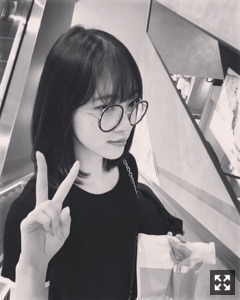 堀 未央奈｜前髪切りました。（2018-04-15）｜2枚目