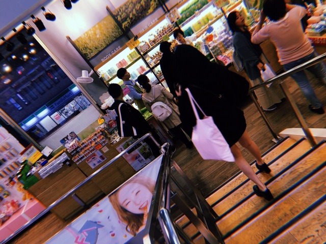 堀 未央奈｜ちょきちょきしたよ（2019-04-14）｜5枚目
