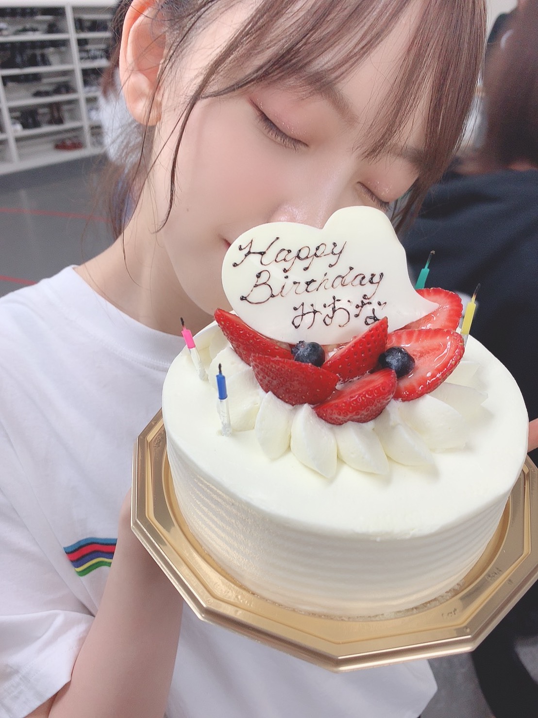 堀 未央奈｜リハ中に誕生日の歌が流れて一緒に手を叩いてたらわたしでした（2019-10-21）