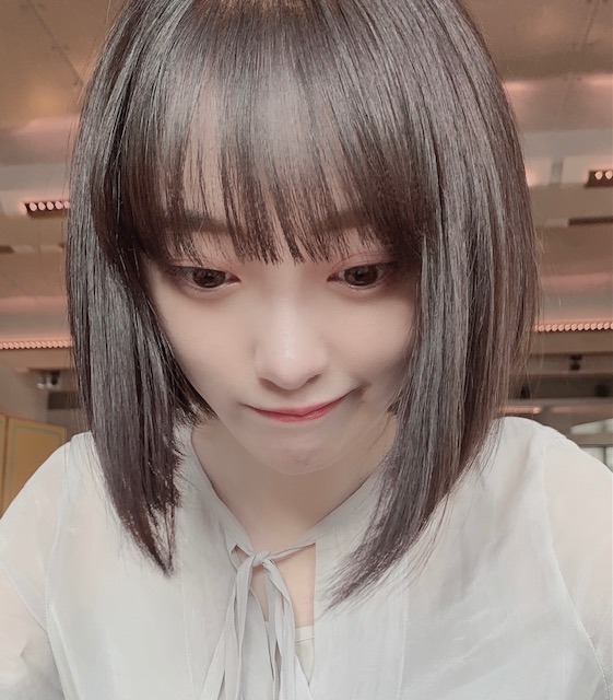堀 未央奈｜煌めく背中（2020-11-05）｜2枚目