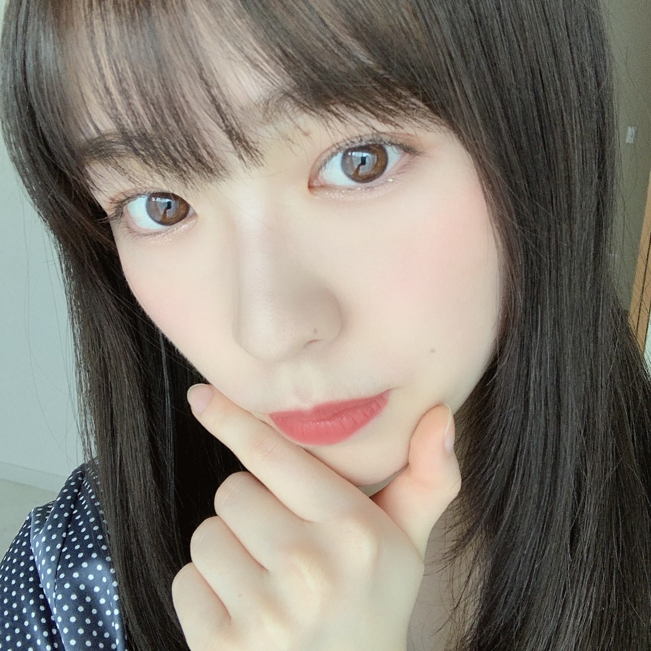 渡辺 みり愛｜カーテン塗れ（2020-05-06）｜3枚目