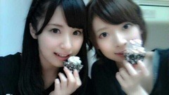 衛藤 美彩｜ 喉が痛い。。からマスクしてタオル巻いて寝るうぃる！misa（2012-08-25）