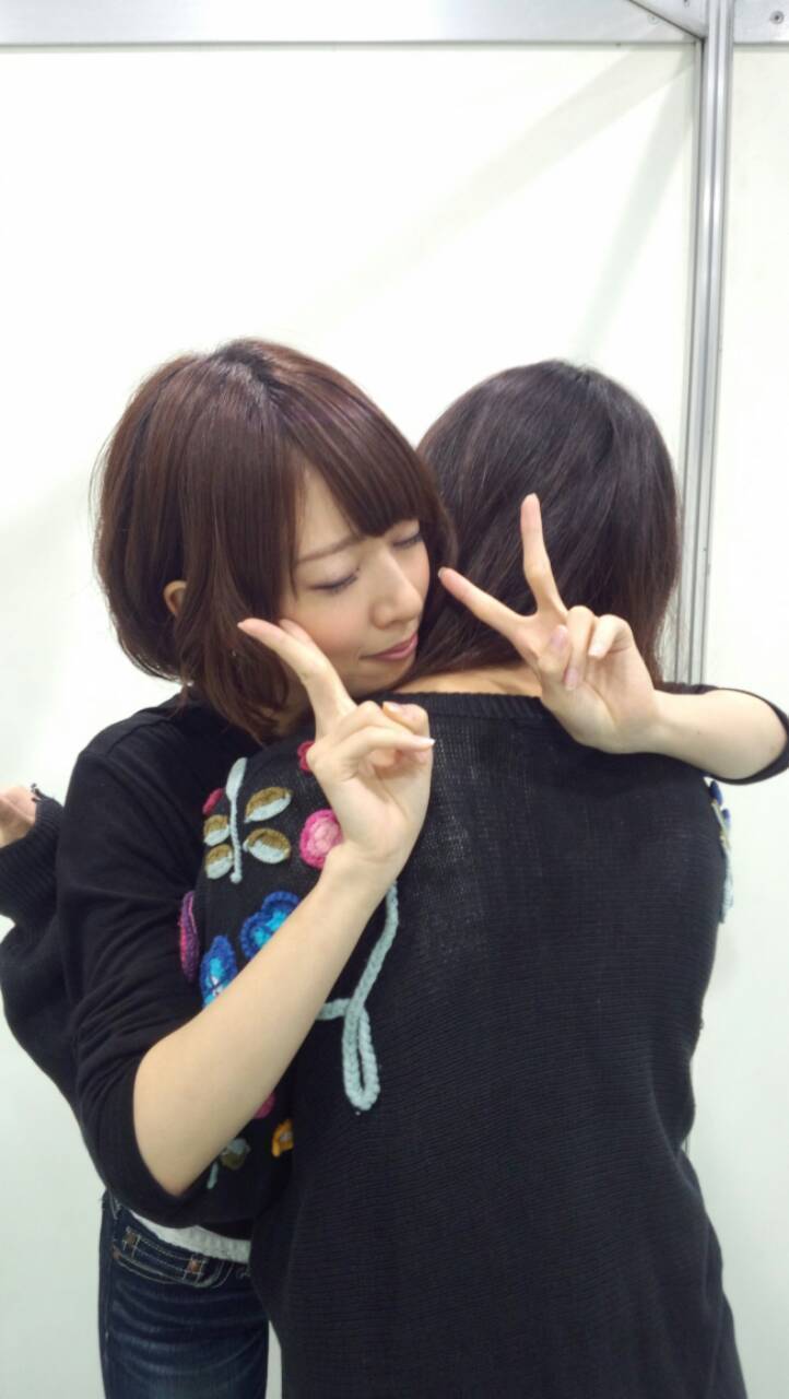 橋本 奈々未｜(´_ゝ｀) 海岸線を〜...歩きたいよ！（2013-11-03）