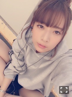 橋本 奈々未｜髪伸びたから色々できるようになってみんなも喜んでくれてわたしも嬉しくていいこと多いな（2016-10-02）