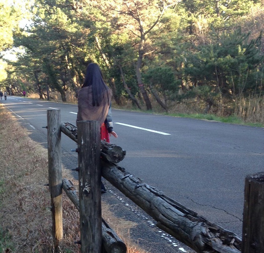 寺田 蘭世｜友達3人（画像が貼りきれま せんでした(｡>_<｡)）（2015-03-27）｜4枚目
