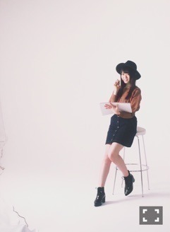 山崎 怜奈｜Xmasにはスニーカー が届きました。誰か と被っている気がす るけど誰だっけ。116（2015-12-26）｜5枚目