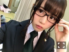 山崎 怜奈｜眼鏡は落ち着く（2017-03-27）｜2枚目