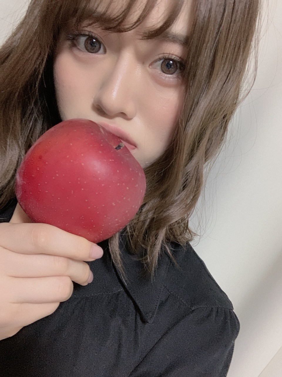 山崎 怜奈｜2,344日（2020-01-29）｜2枚目