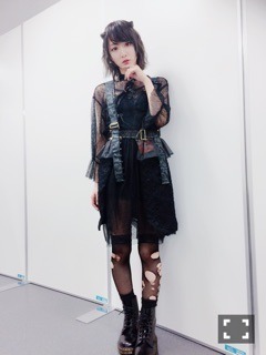 生駒 里奈｜悪魔っ目が赤いよ(＾∀＾)（2016-10-28）｜3枚目