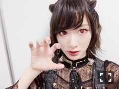 生駒 里奈｜悪魔っ目が赤いよ(＾∀＾)（2016-10-28）｜5枚目