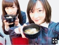 生駒 里奈｜飛行機の離陸の時に膝がぎゅーんてなった。なんだあれ、ちょい痛だった。（2017-03-15）｜2枚目