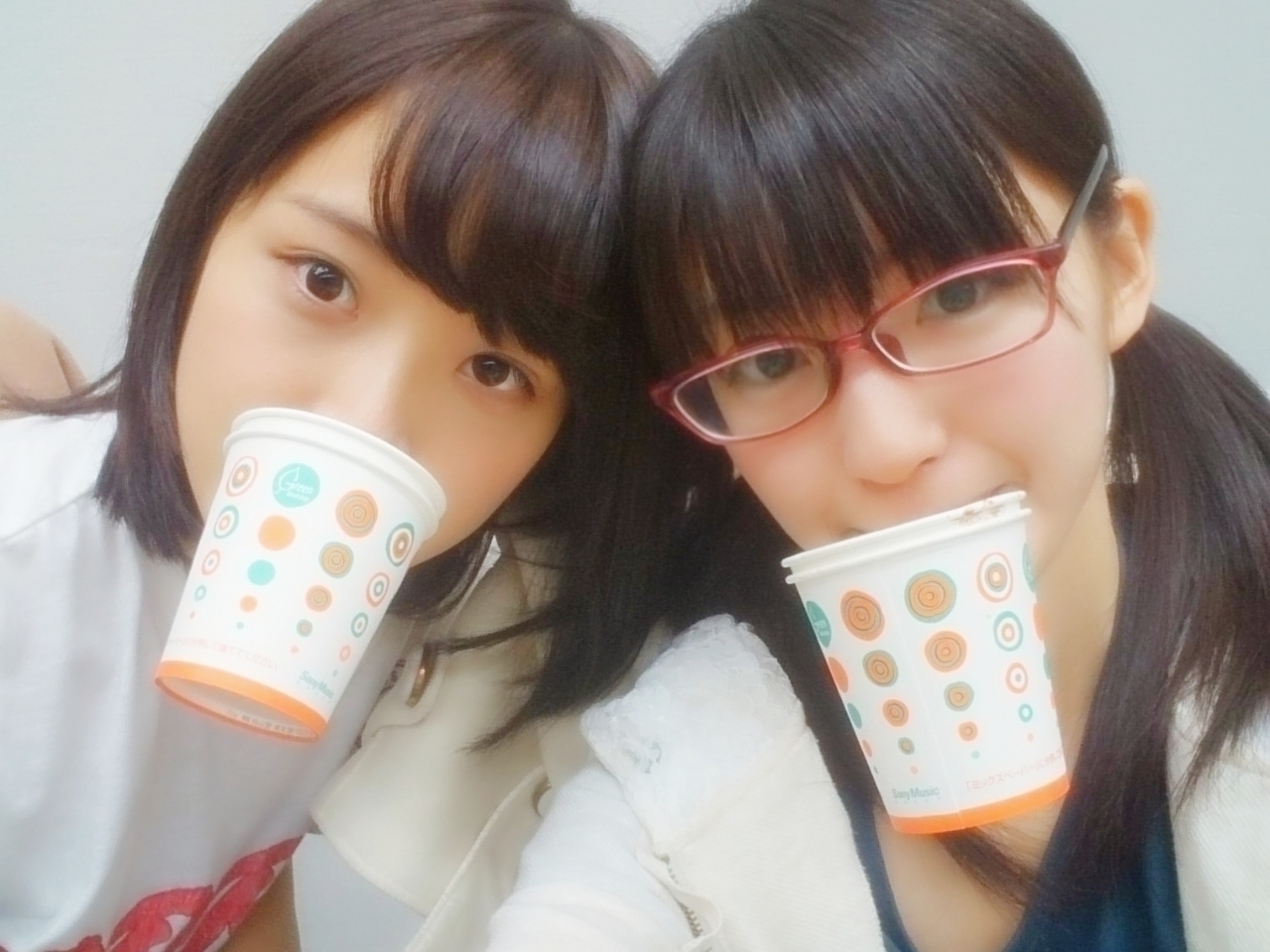 井上 小百合｜ヽ(。・ω ・。)ま いまいの隣でココアを飲む。（2014-02-07）｜2枚目