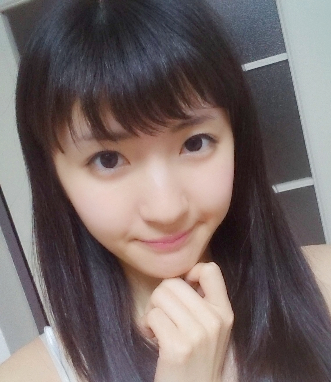 井上 小百合｜ヽ(。・ω ・。)オ ンザまゆげ。（2014-04-15）｜2枚目