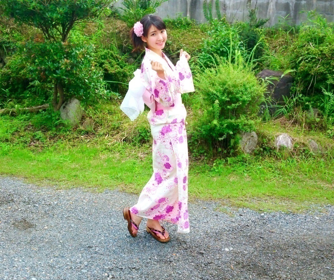 井上 小百合｜ヽ(。・ω ・。)夏 だ！（2014-07-22）｜2枚目