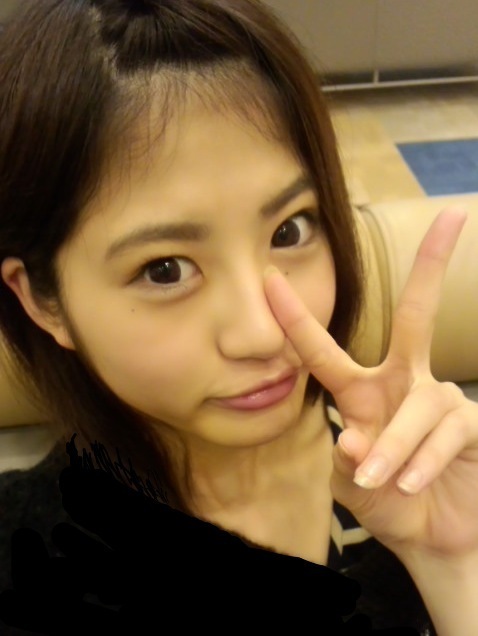 若月 佑美｜生駒の部屋に行った。そう、そこ にあったのはそう、アイドルでは なく、只のアニメヲタクの部屋だ った。生駒...。（2012-05-17）