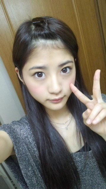 若月 佑美｜髪を鎖骨まで切ろうか迷っており ます。いかがでしょうか？（2012-09-12）
