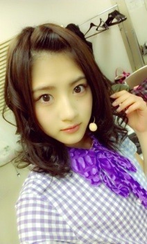 若月 佑美｜最近長いタイトルじゃないでしょ ？１年経った今更、自分で自分…（2013-02-24）｜4枚目