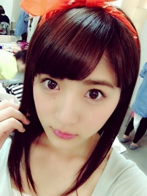 若月 佑美｜川後のバックには『Ｋ』と大きく 書かれている。何故か一瞬納得…（2013-05-12）｜2枚目