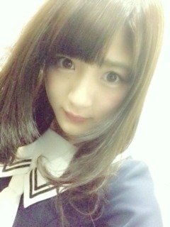 若月 佑美｜どうしてコンタクトをつけたまま 昼寝して起きると目がシパシパし てあかないのだ。（2013-05-22）｜5枚目