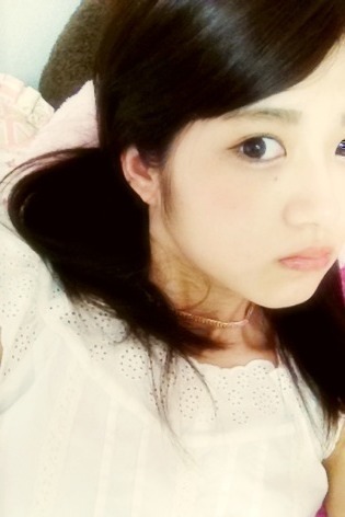 若月 佑美｜結局噂の秋元さんは誕生日までに 私に耳フーはできなかったという (´・ω・`)/~~（2013-08-20）｜2枚目