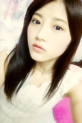 若月 佑美｜結局噂の秋元さんは誕生日までに 私に耳フーはできなかったという (´・ω・`)/~~（2013-08-20）｜3枚目