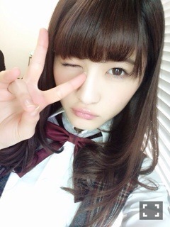 若月 佑美｜最近はね、あみにね無駄にく っつくの。意外にくっつくの大好 きだからあみにめっちゃくっつく の。ごめんねあみ。（2014-03-07）｜2枚目