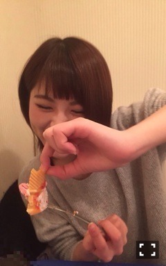 若月 佑美｜意味もなくミルフィーユのミ ルについて議論した日。（2015-01-12）｜3枚目