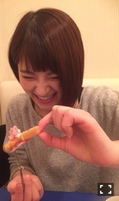 若月 佑美｜意味もなくミルフィーユのミ ルについて議論した日。（2015-01-12）｜4枚目