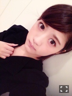 若月 佑美｜どら焼きに練乳をかけまくる .（2015-04-01）｜2枚目