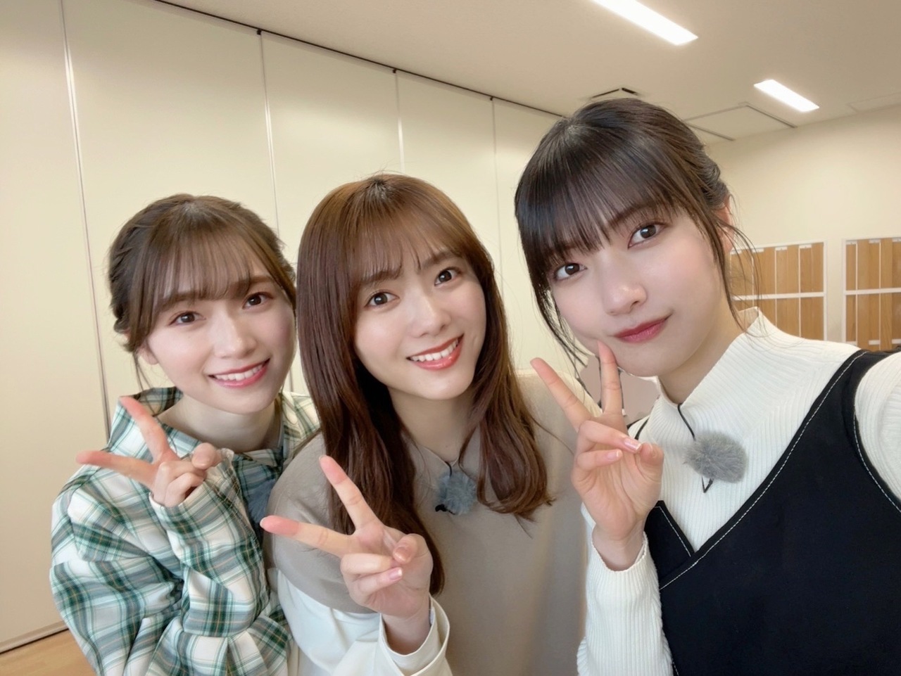 大園 玲｜校舎と校舎の間で、5台の（2022-03-26）