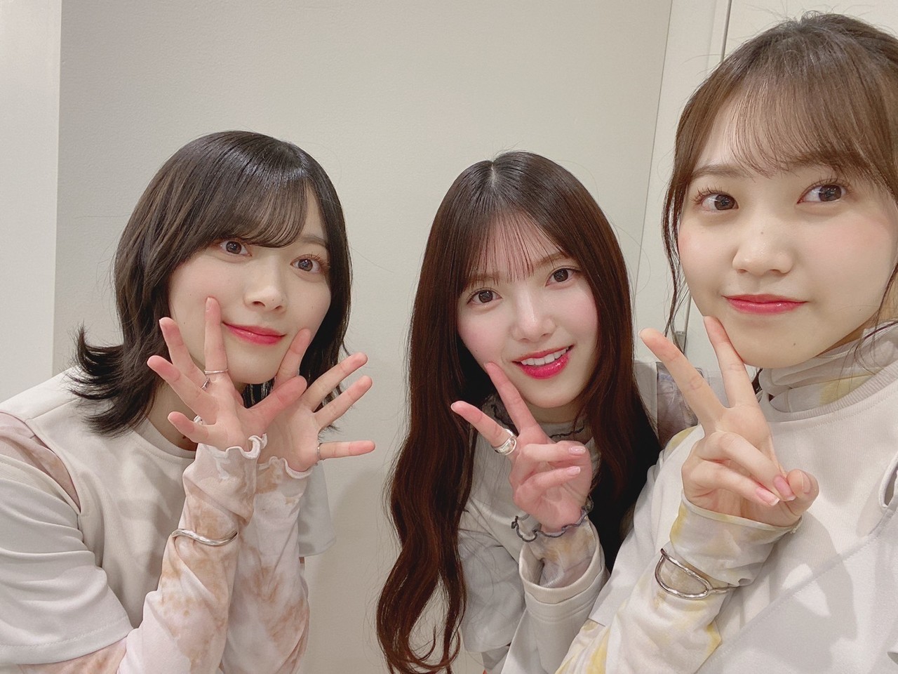 松田 里奈｜見ーてーねー☔️（2022-04-08）