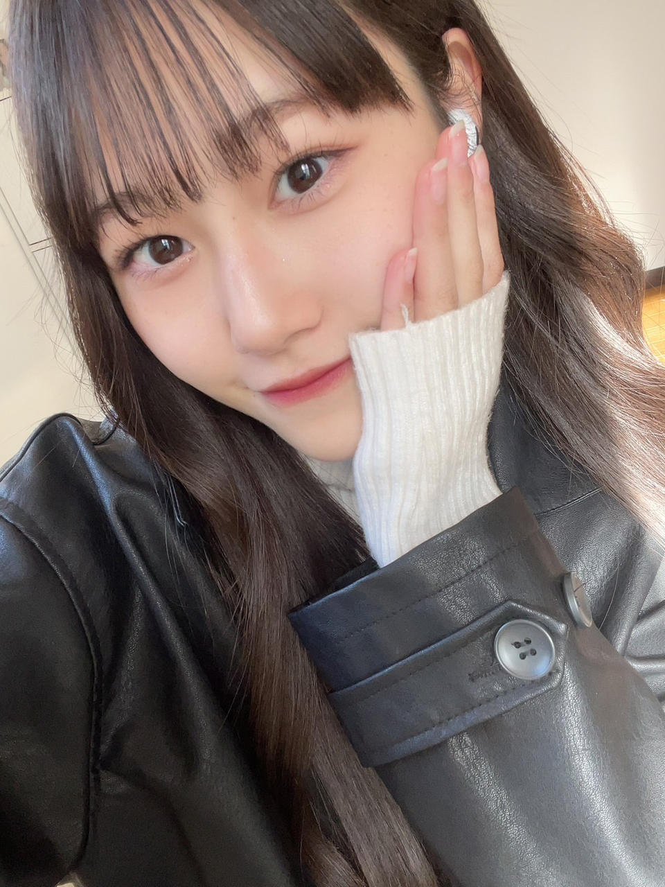 向井 純葉｜人生で初めて1人で役所に行けました。（2023-04-16）