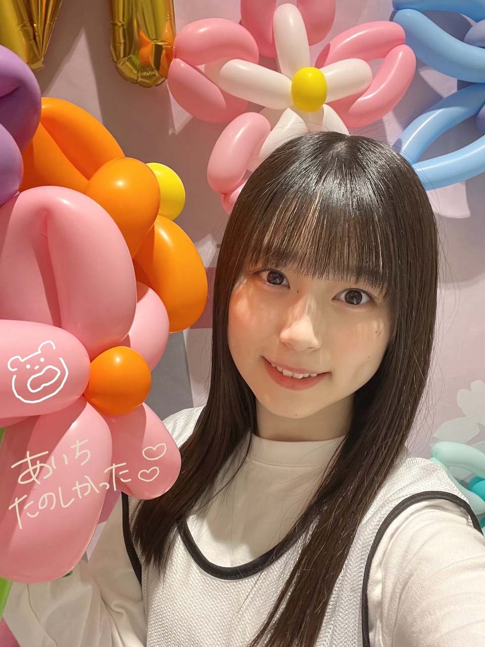 山下 瞳月｜いつも写真の余白が気になって文字とか絵を書いてしまうんだけど…これってどうなんだろうと考えては消して物足りなくて戻して~   優柔不断じゃないんだけどなぁって（笑）（2023-05-01）