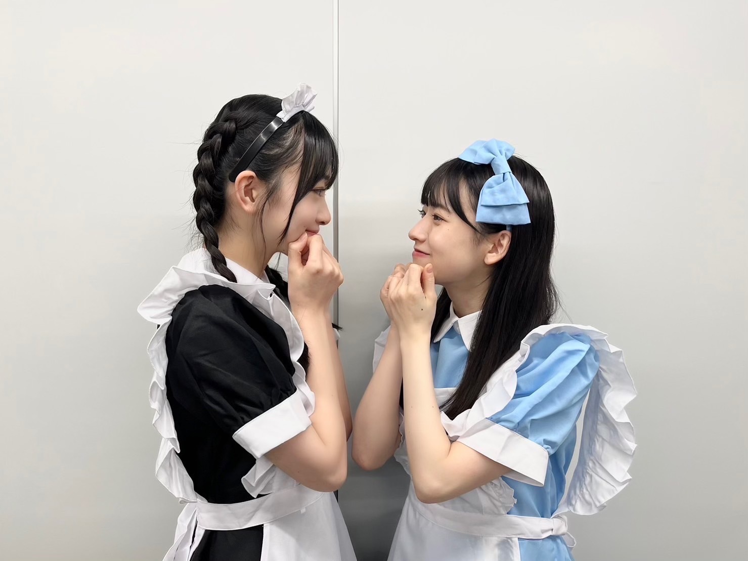 石森 璃花｜ひとりごと言わないタイプだと思ってたのだけど、美味しすぎるメロンパンを食べたときに「おいしっ！」って言ってて、そこで美味しすぎたり何かにぶつけて痛すぎたりしたら声に出してしまうってことを最近気付いた。発見発見、33（2023-11-04）