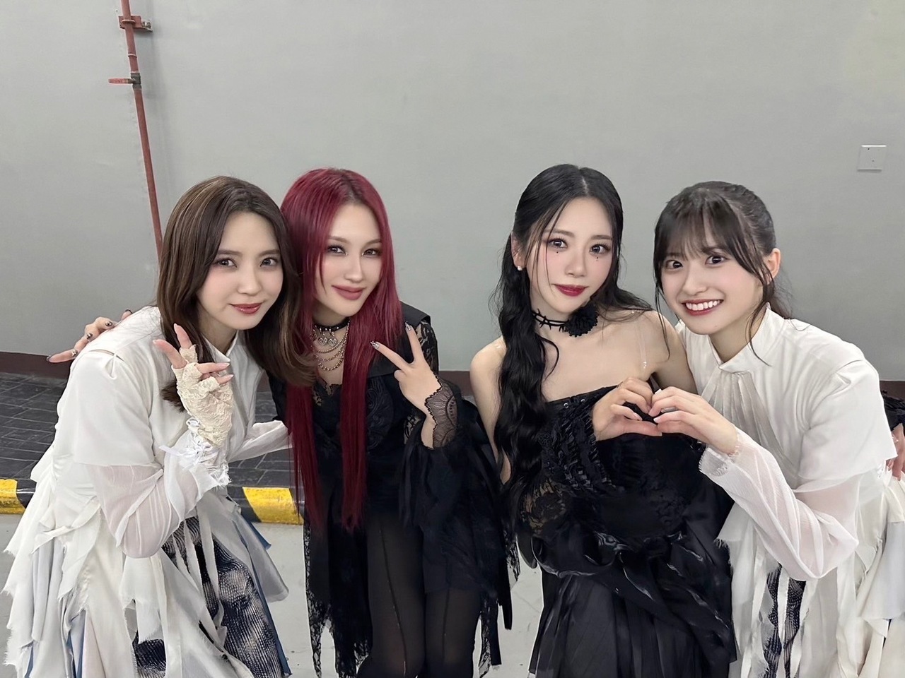 村井 優｜TikTok_collaboration_🖤🤍（2023-12-16）