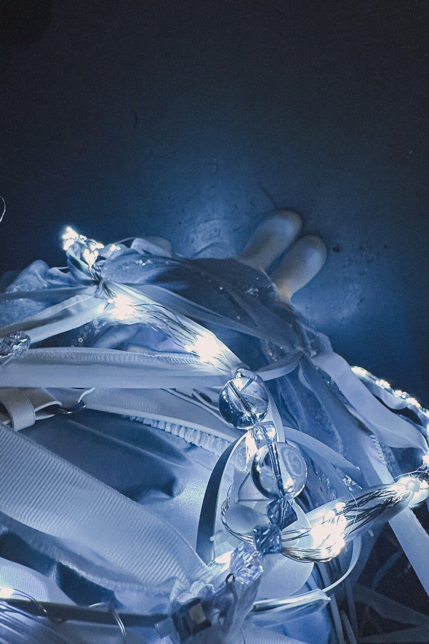 森田 ひかる｜早く寝なきゃいけない日に限って全然寝れないですよね（2025-10-12）