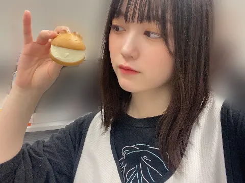 幸阪 茉里乃｜🐰🌕（2021-09-22）｜2枚目