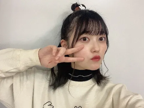 幸阪 茉里乃｜🦆🍇（2021-11-11）｜5枚目