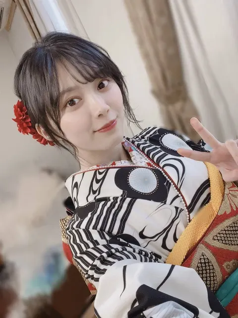 森田 ひかる｜→2022（2022-01-10）｜2枚目