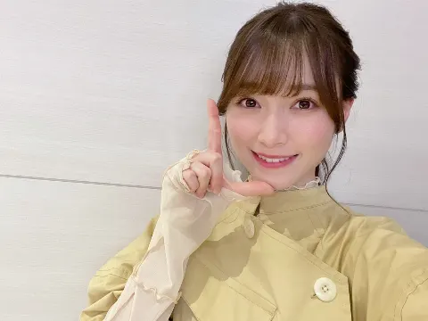 守屋 麗奈｜anan〝美容の坂道のぼり隊〟（2022-02-22）｜2枚目