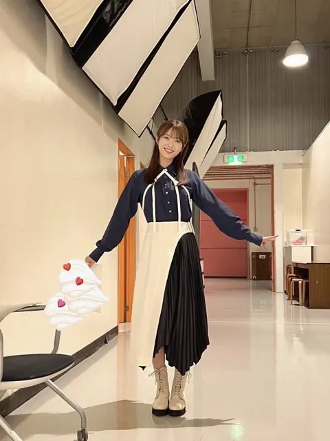 田村 保乃｜紺色（2022-03-17）｜2枚目