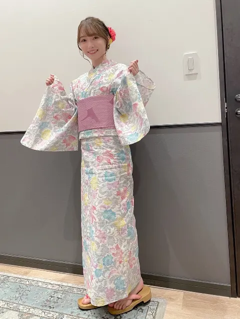 守屋 麗奈｜✊🏻🫰🏻🖐🏻💗（2022-07-31）｜4枚目