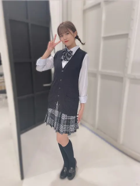 武元 唯衣｜隣（2022-11-02）｜3枚目