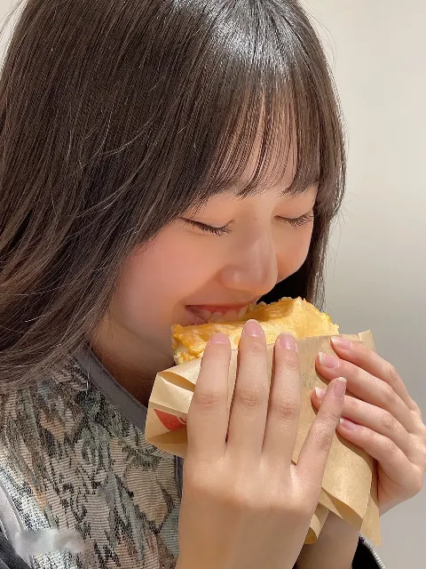 向井 純葉｜人生で初めて1人で役所に行けました。（2023-04-16）｜3枚目